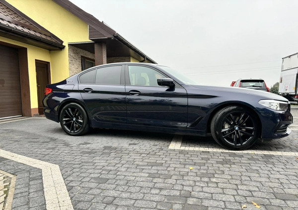 BMW Seria 5 cena 129150 przebieg: 122000, rok produkcji 2018 z Kisielice małe 742